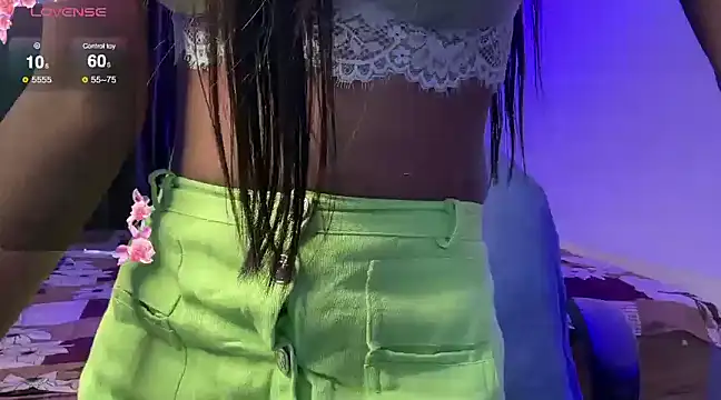 Snapshot of Snappy_girl chatting on January 2025 11:32:02 AM Snappy girl online show from January 2025 11:32:02 AM