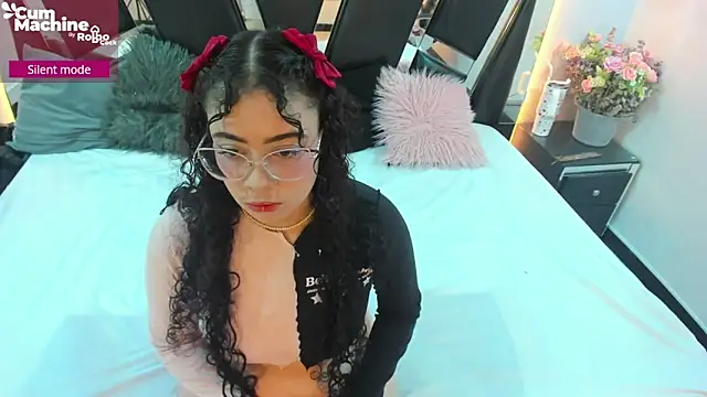 Snapshot of antonelllepiercee chatting on October 2025 11:31:01 AM antonelllepiercee online show from October 2025 11:31:01 AM