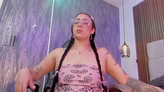 antonelllepiercee online show from March 2026 12:44:01 PM