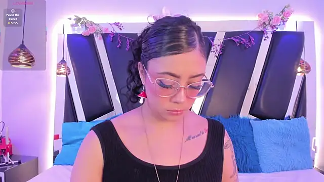 antonelllepiercee online show from April 2026 11:16:01 AM