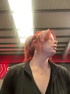 livelovelanaUk online show from January 2025 12:58:01 PM