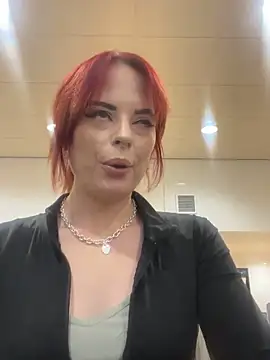 livelovelanaUk online show from January 2025 01:22:01 PM