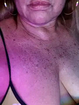 Kasandra Ho online show from November 2025 08:22:01 PM