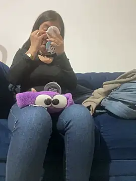 Snapshot of Lea_velle chatting on January 2025 05:00:02 AM Lea velle online show from January 2025 05:00:02 AM