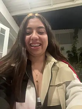 Snapshot of Lea_velle chatting on February 2025 06:59:02 AM Lea velle online show from February 2025 06:59:02 AM