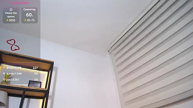 Snapshot of Lea_velle chatting on March 2025 09:37:02 AM Lea velle online show from March 2025 09:37:02 AM