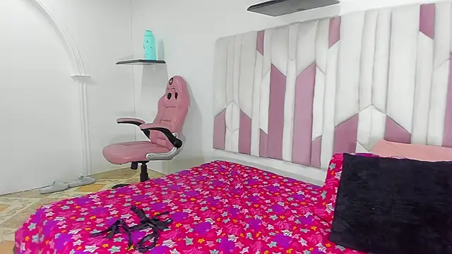 mia stanfort online show from February 2025 07:14:02 PM