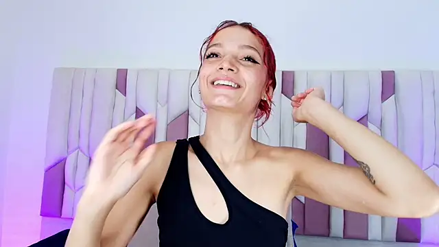 mia stanfort online show from October 2025 07:14:02 PM