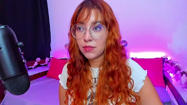 Snapshot of _Moon_Johnson chatting on September 2025 11:59:02 PM Moon Johnson online show from September 2025 11:59:02 PM