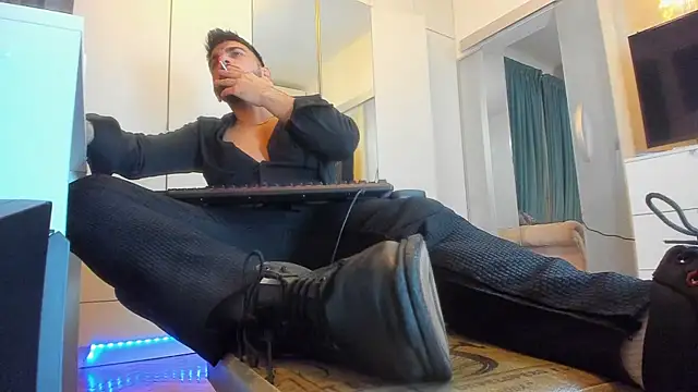 welcometo hell online show from October 2025 01:45:02 PM