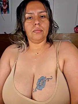 Viiooleetaas online show from May 2026 10:04:02 PM