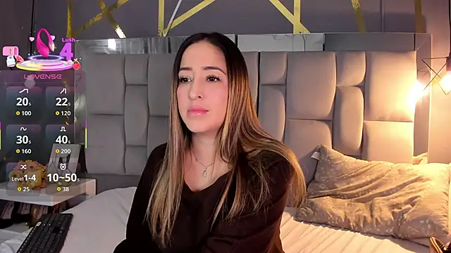 Snapshot of AliceSteel12 chatting on September 2025 10:33:02 PM AliceSteel12 online show from September 2025 10:33:02 PM