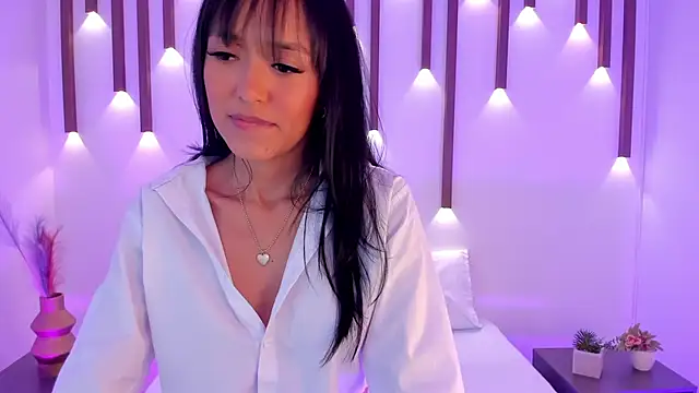 sara gwen online show from January 2025 02:17:01 AM