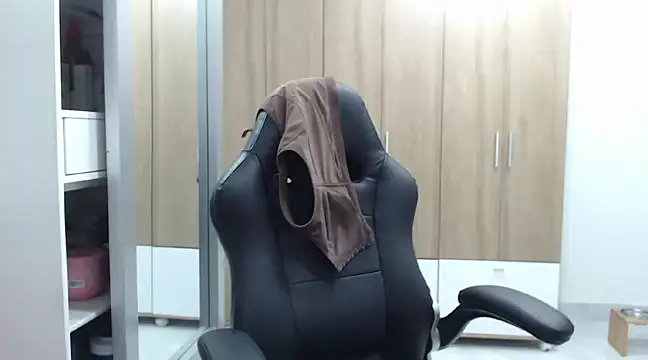 RoxanaLove9 online show from February 2025 01:15:02 AM