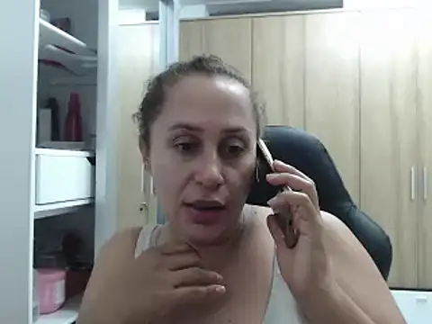 RoxanaLove9 online show from February 2025 03:43:02 AM