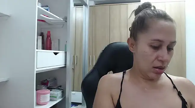 RoxanaLove9 online show from February 2025 10:14:02 PM