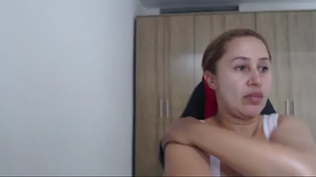 RoxanaLove9 online show from September 2025 09:05:02 PM