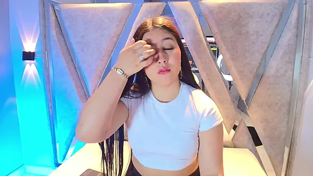 Annie9  online show from November 2025 03:42:02 AM