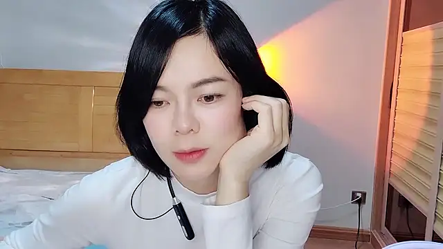 Linda-LL online show from February 2025 01:27:01 PM