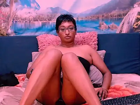 Snapshot of indianspicey chatting on January 2025 07:44:02 PM indianspicey online show from January 2025 07:44:02 PM