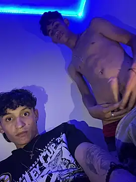 Snapshot of LatinBoysxxx chatting on January 2025 07:15:02 AM LatinBoysxxx online show from January 2025 07:15:02 AM