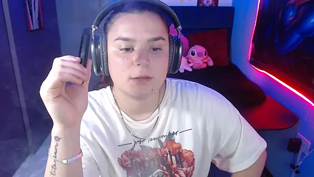 Snapshot of Nika_1_ chatting on January 2025 12:55:02 AM Nika 1 online show from January 2025 12:55:02 AM