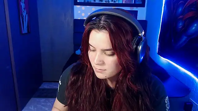 Snapshot of Nika_1_ chatting on January 2025 06:10:01 PM Nika 1 online show from January 2025 06:10:01 PM