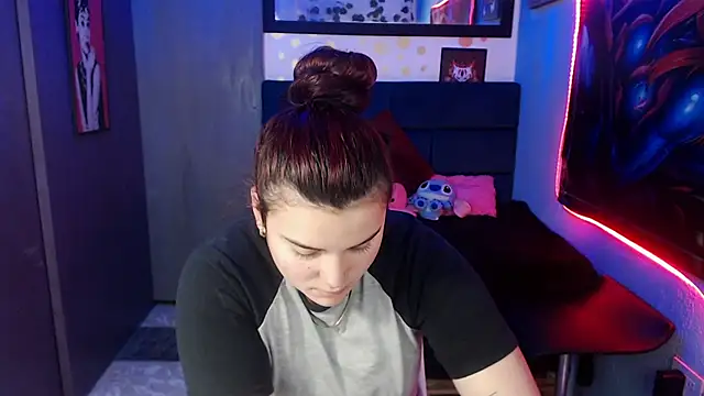 Snapshot of Nika_1_ chatting on January 2025 07:07:01 PM Nika 1 online show from January 2025 07:07:01 PM