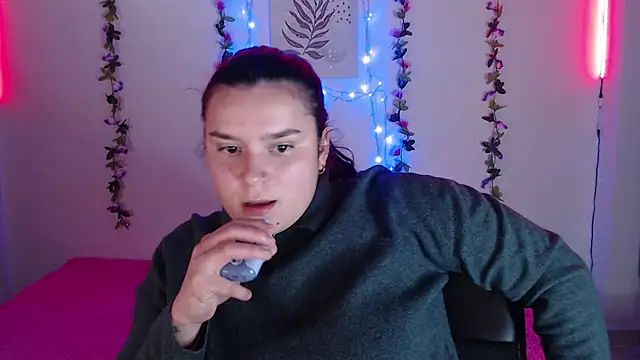 Snapshot of Nika_1_ chatting on February 2025 06:30:01 PM Nika 1 online show from February 2025 06:30:01 PM