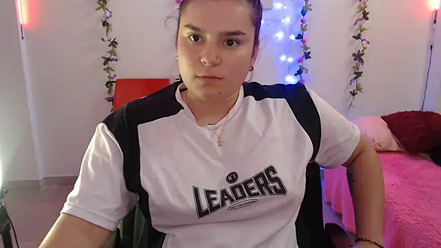 Snapshot of Nika_1_ chatting on February 2025 05:25:02 PM Nika 1 online show from February 2025 05:25:02 PM