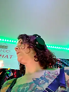 thatonespicychick online show from December 2025 07:32:01 PM