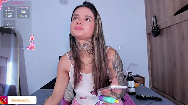 medussa13  online show from March 2026 01:04:02 PM