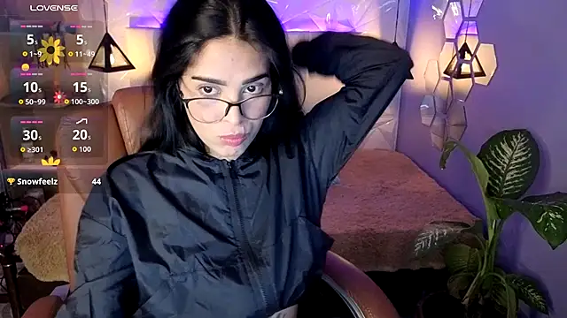 AlessiaVal  online show from November 2025 03:22:01 PM