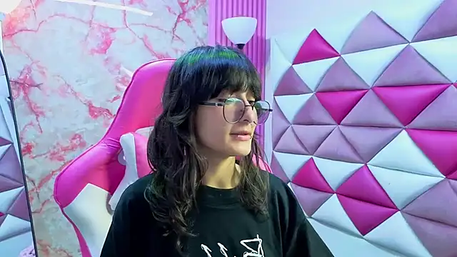 Snapshot of Danny_Face chatting on February 2026 02:06:01 PM Danny Face online show from February 2026 02:06:01 PM