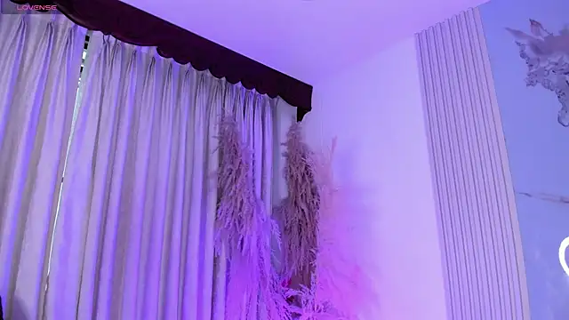 HannaRhodes online show from April 2026 09:39:33 PM