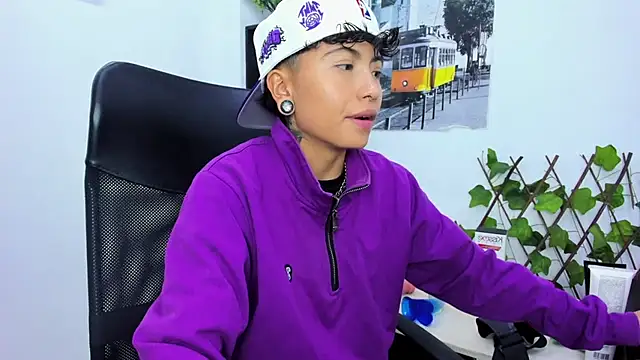 Im Mathias online show from November 2025 04:13:02 AM