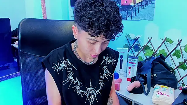 Im Mathias online show from December 2025 01:00:02 AM