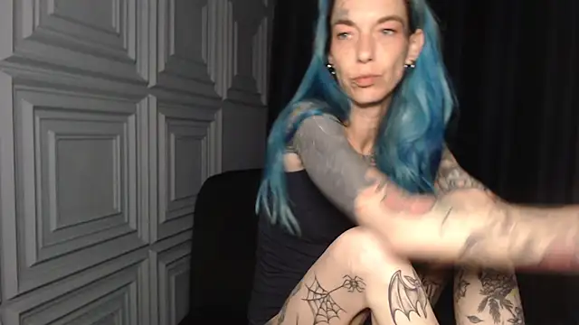 Snapshot of RavenryderUK chatting on April 2026 09:19:01 PM RavenryderUK online show from April 2026 09:19:01 PM