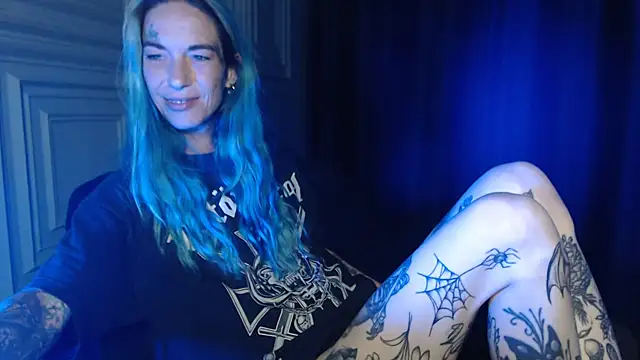 Snapshot of RavenryderUK chatting on June 2026 09:09:01 PM RavenryderUK online show from June 2026 09:09:01 PM