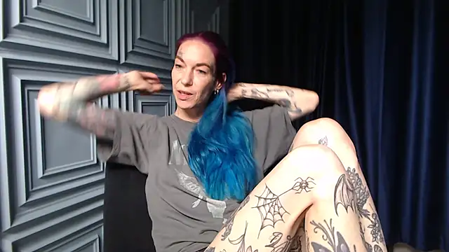Snapshot of RavenryderUK chatting on July 2026 12:12:02 PM RavenryderUK online show from July 2026 12:12:02 PM