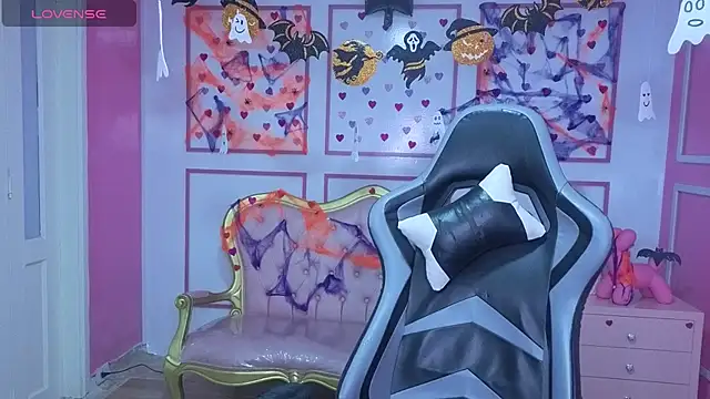 stephania t online show from October 2025 12:50:01 PM