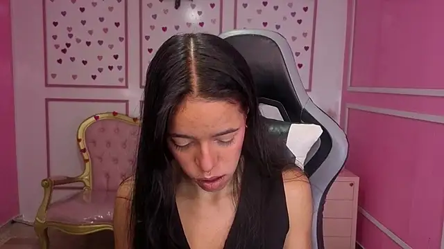 stephania t online show from November 2025 12:26:01 PM