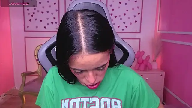 stephania t online show from December 2025 12:34:02 PM