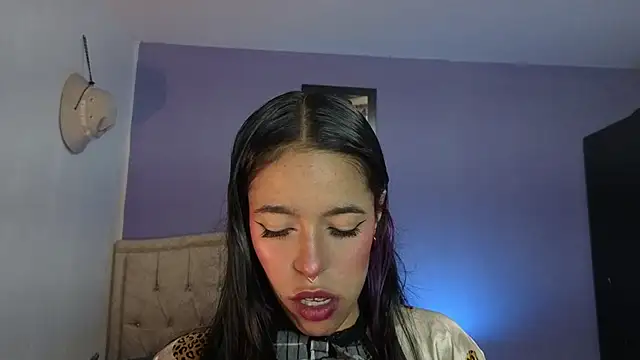 Snapshot of stephania_t chatting on March 2026 05:24:02 PM stephania t online show from March 2026 05:24:02 PM