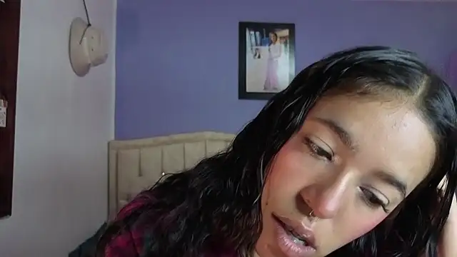 Snapshot of stephania_t chatting on April 2026 04:07:01 PM stephania t online show from April 2026 04:07:01 PM