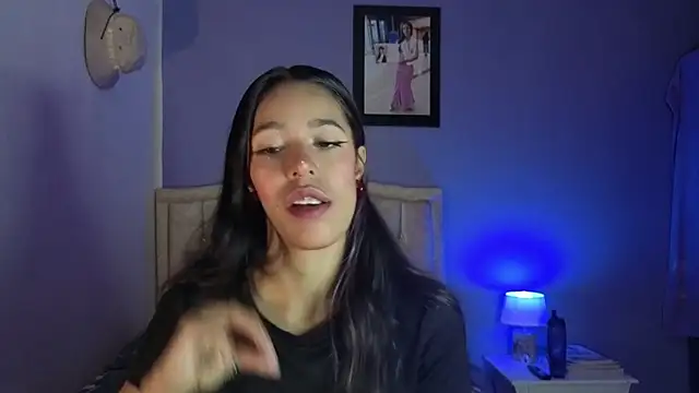 Snapshot of stephania_t chatting on April 2026 04:23:01 PM stephania t online show from April 2026 04:23:01 PM