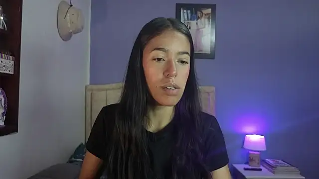 Snapshot of stephania_t chatting on April 2026 03:37:01 PM stephania t online show from April 2026 03:37:01 PM