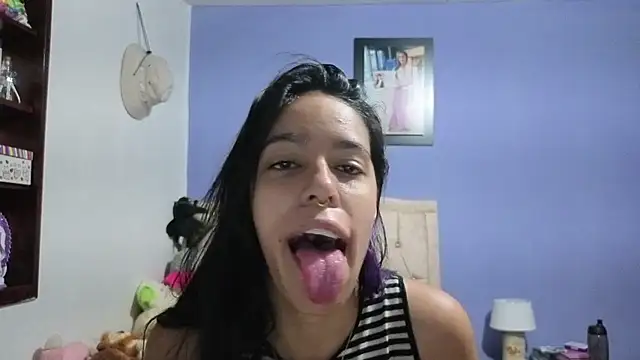 Snapshot of stephania_t chatting on July 2026 02:20:01 PM stephania t online show from July 2026 02:20:01 PM