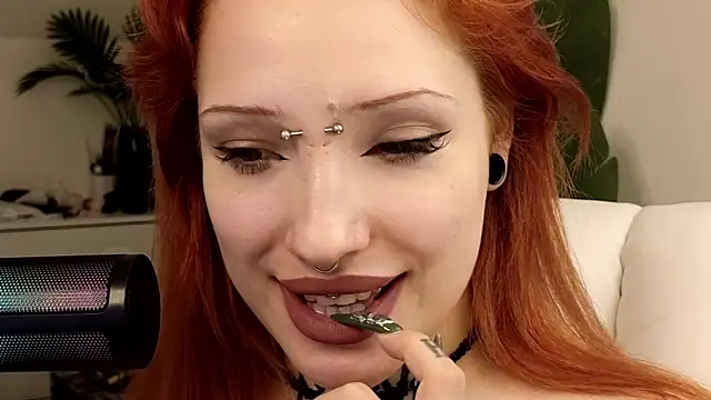 violetviolator online show from March 2025 04:20:02 PM