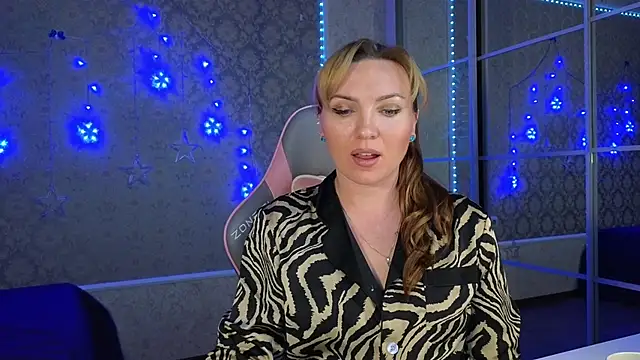 -DIVORA- online show from February 2025 07:00:01 PM